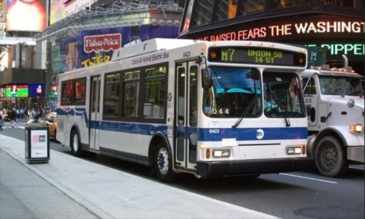 Omicron powoduje zakłócenia w systemach transportu publicznego w USA